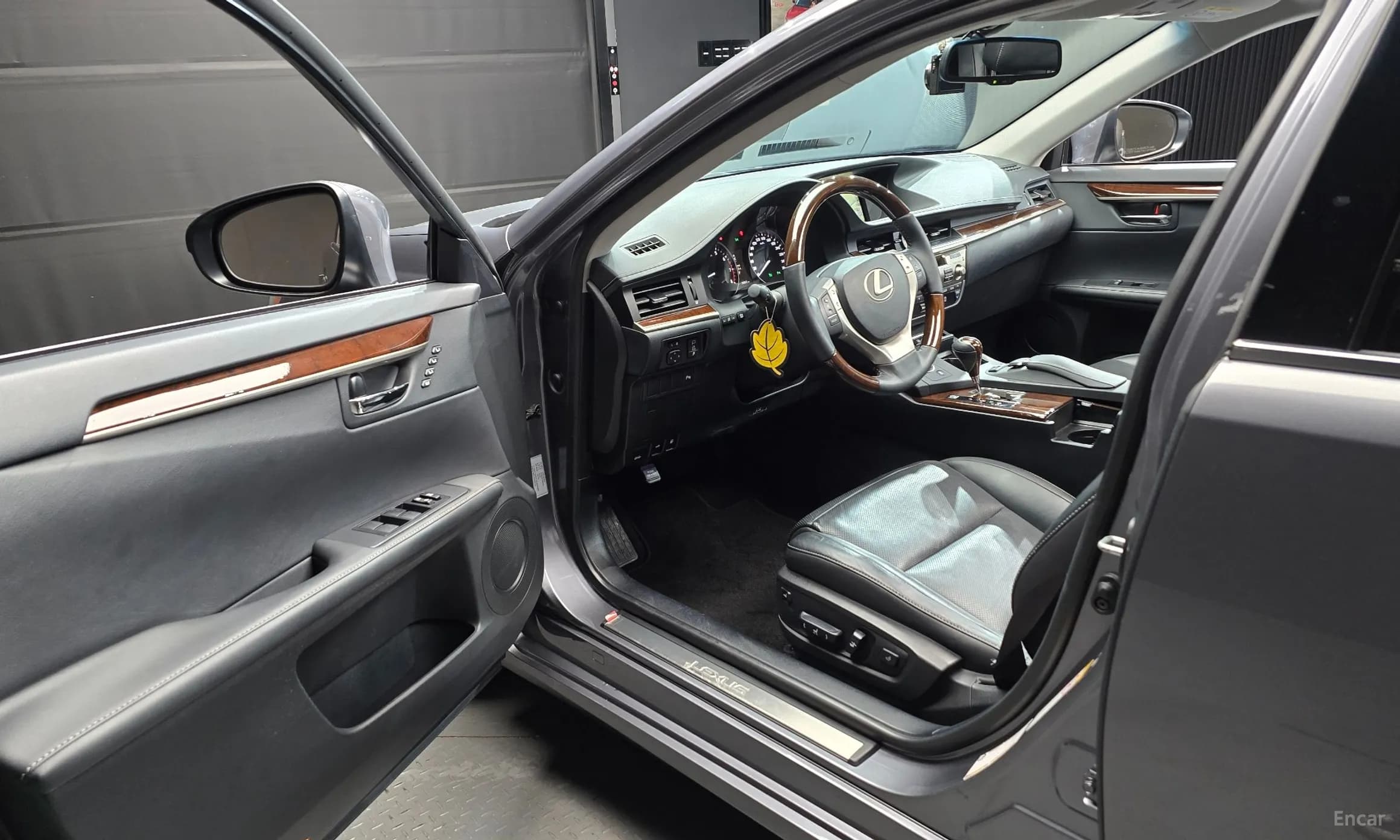 New ES350