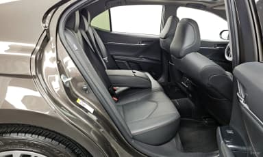 Camry (XV70)