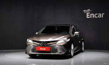 Camry (XV70)