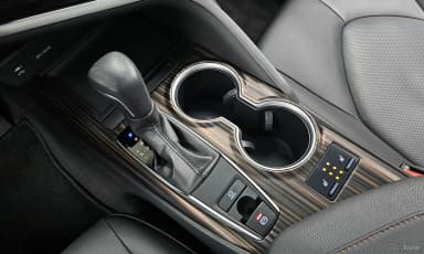 Camry (XV70)