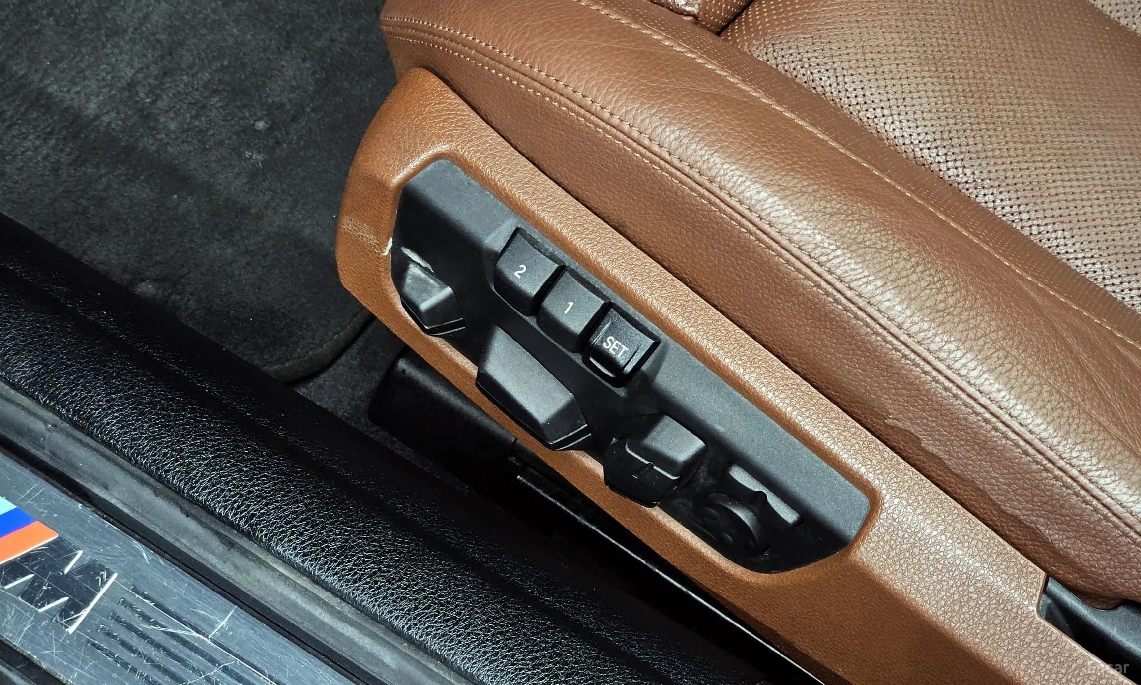 6 Series (F12)