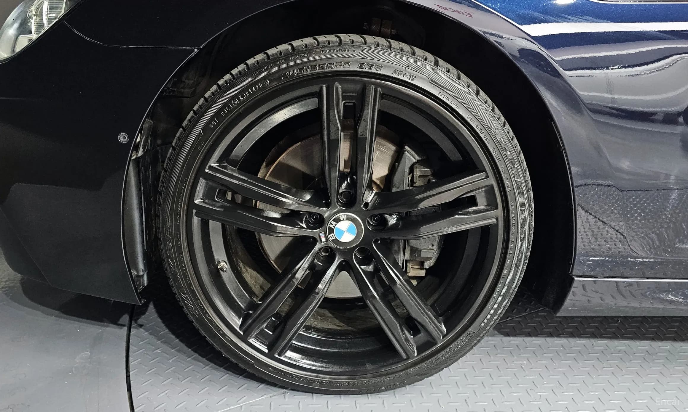 6 Series (F12)
