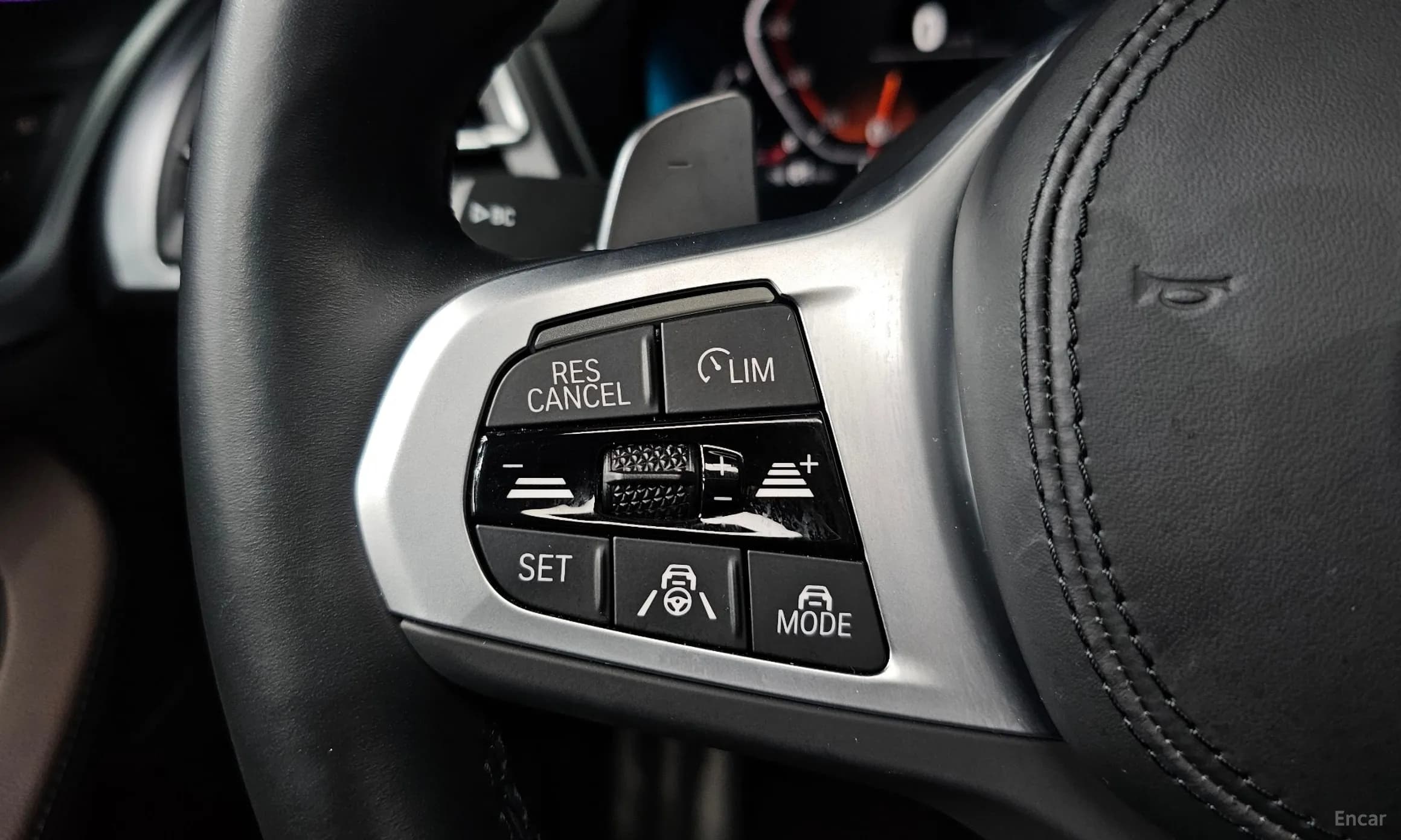 X4 (G02)