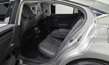 ES300h 7th Generation