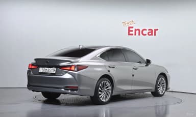 ES300h 7th Generation