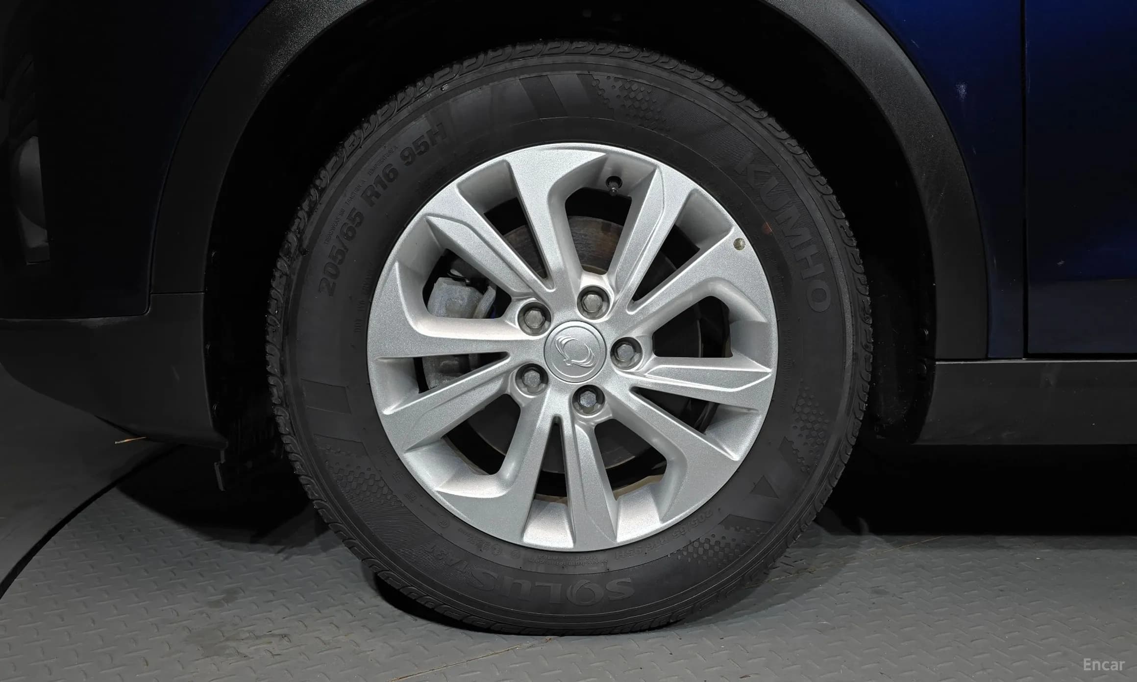 Berry New Tivoli