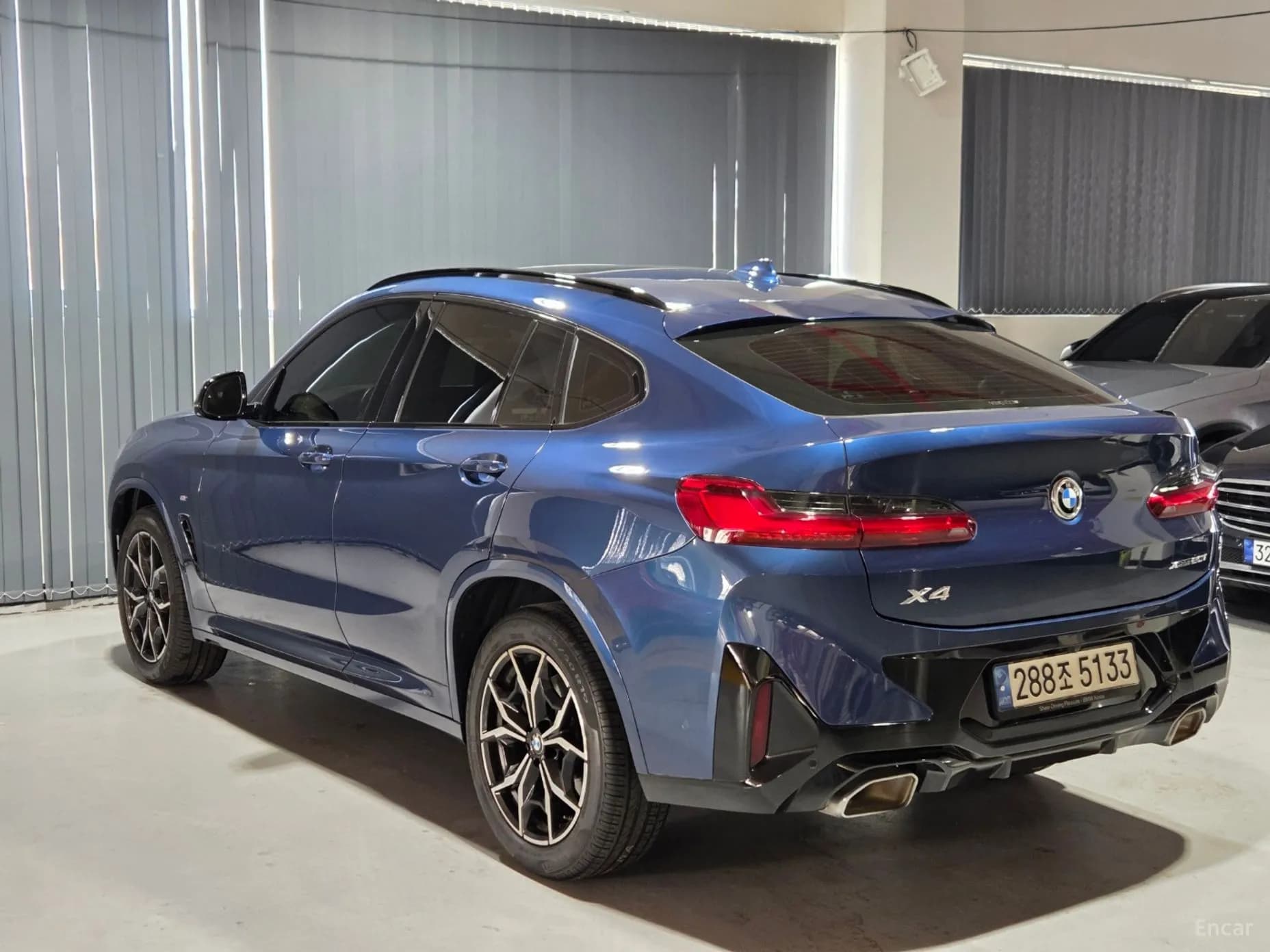 X4 (G02)