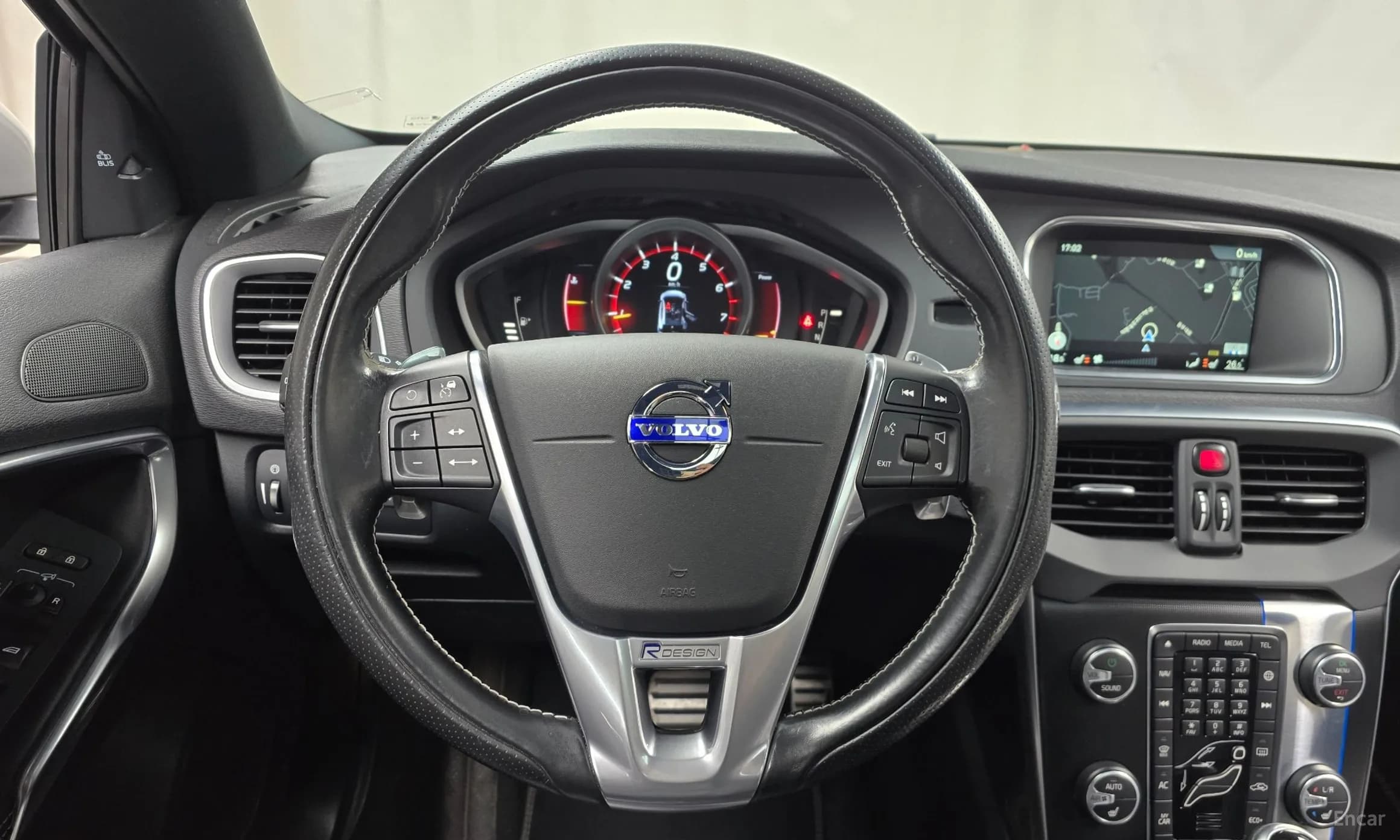 V40