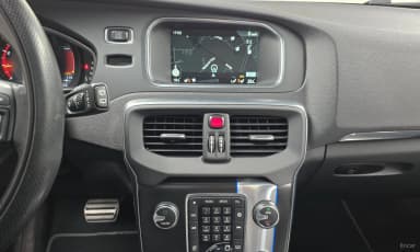 V40