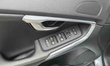V40