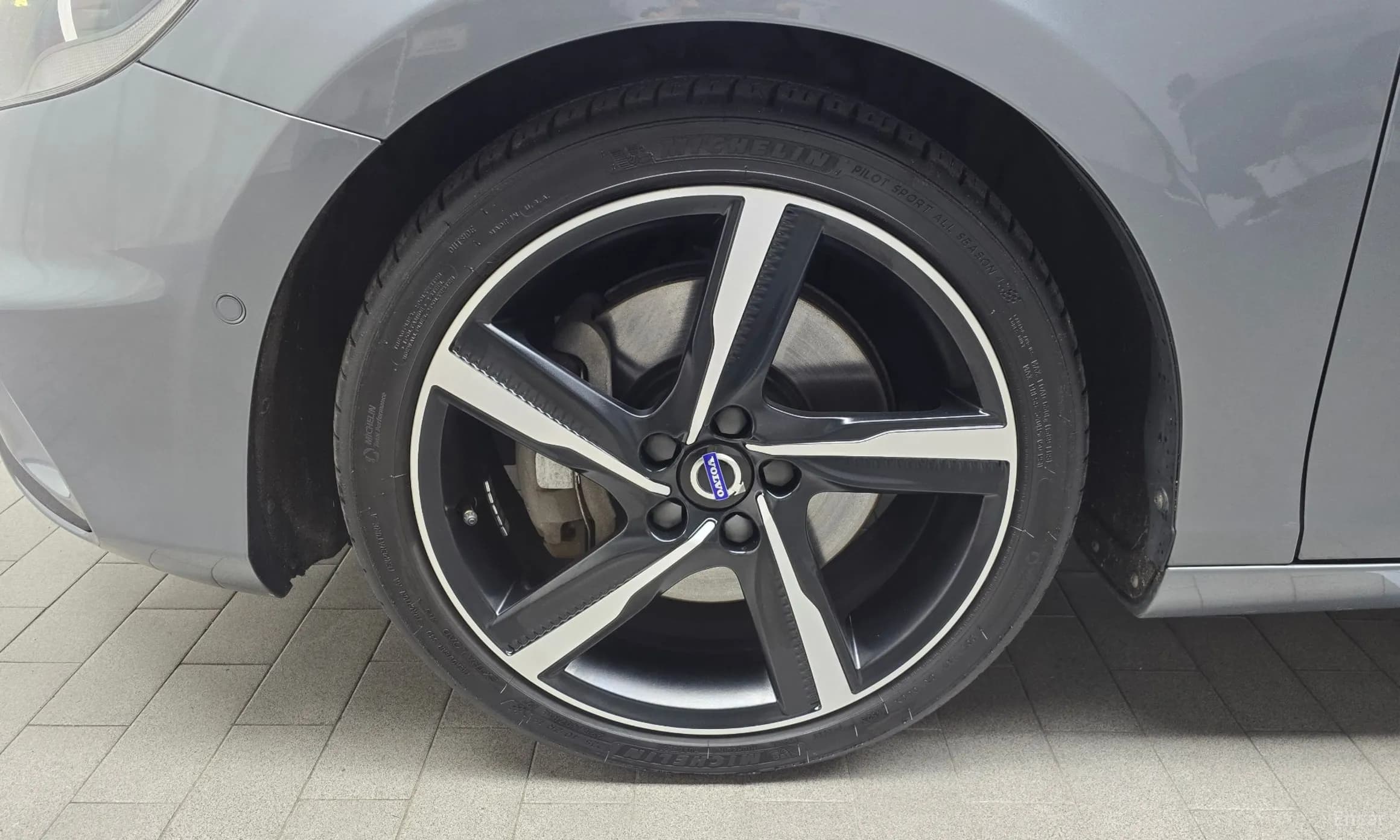 V40