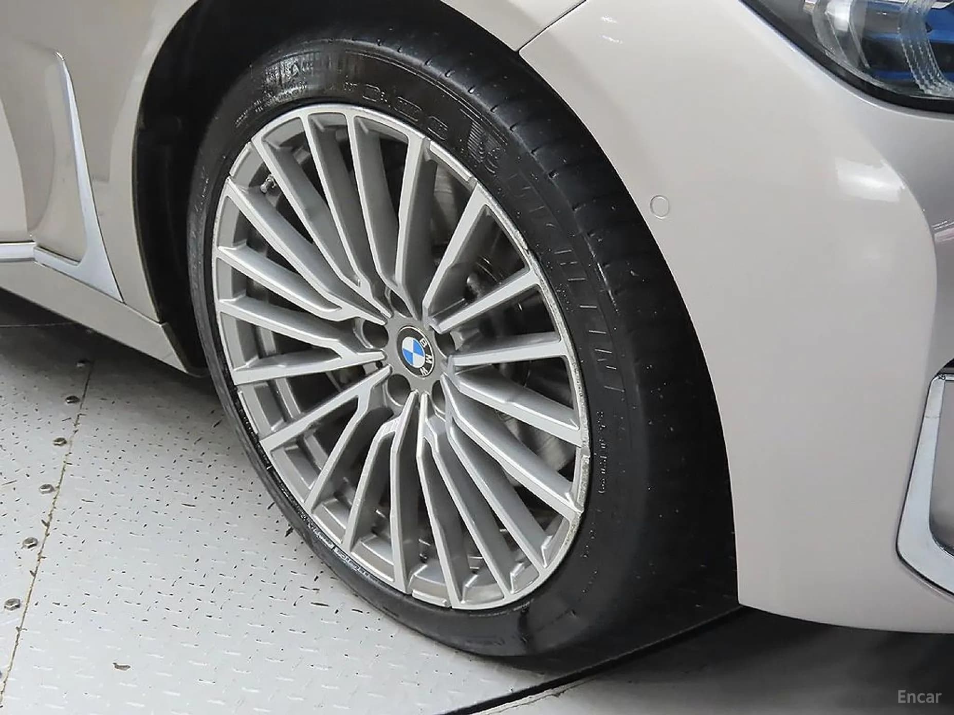7 Series (G11)