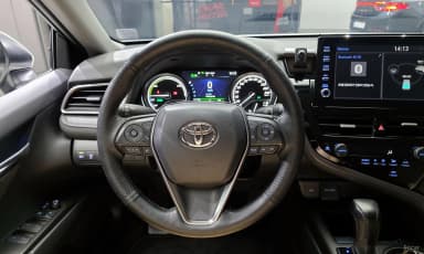 Camry (XV70)
