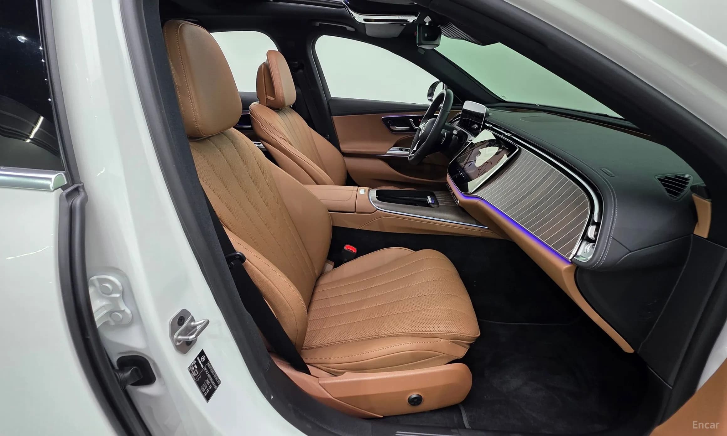 E-Class W214