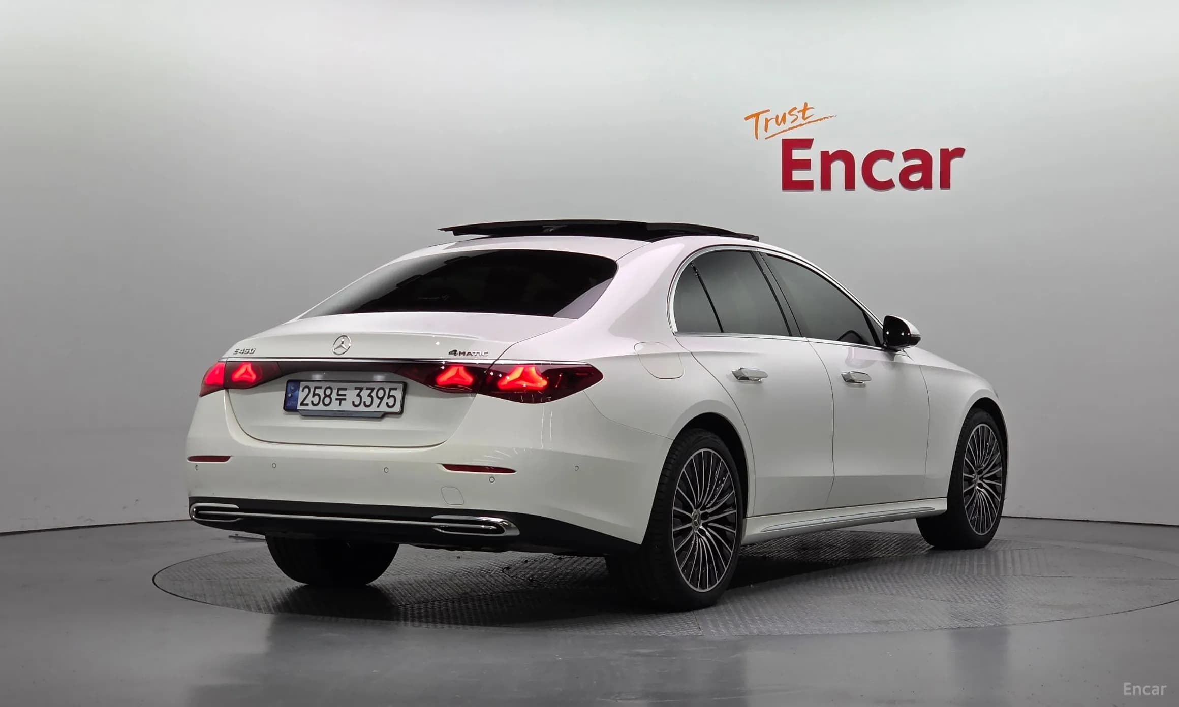 E-Class W214