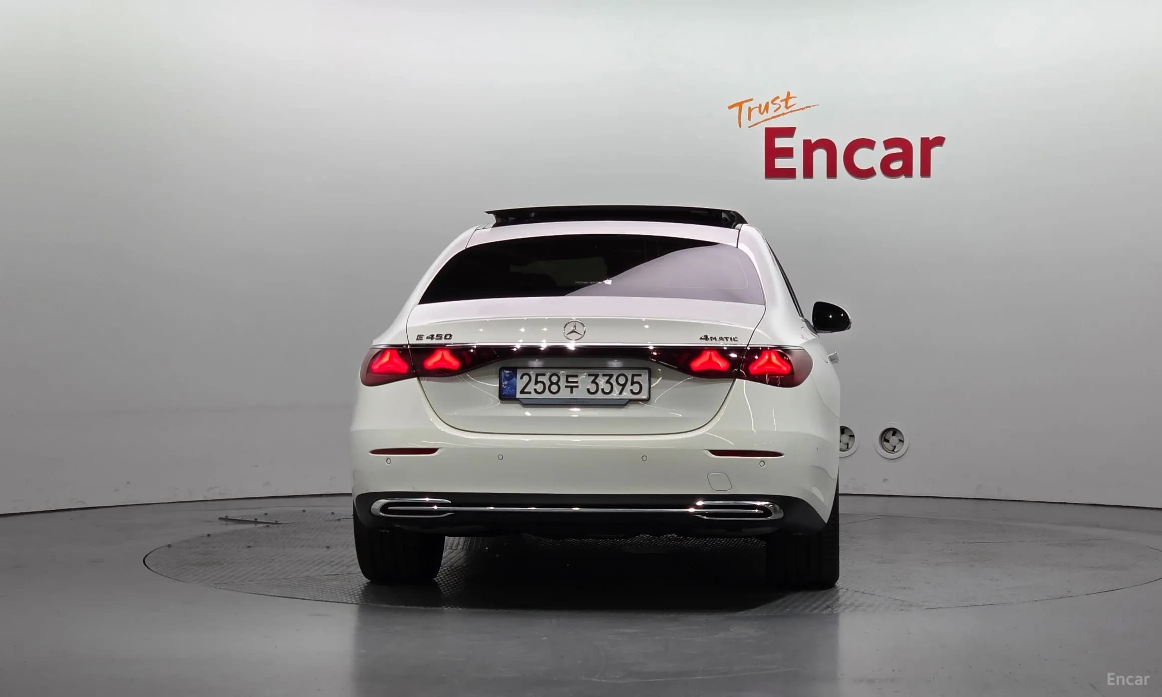 E-Class W214