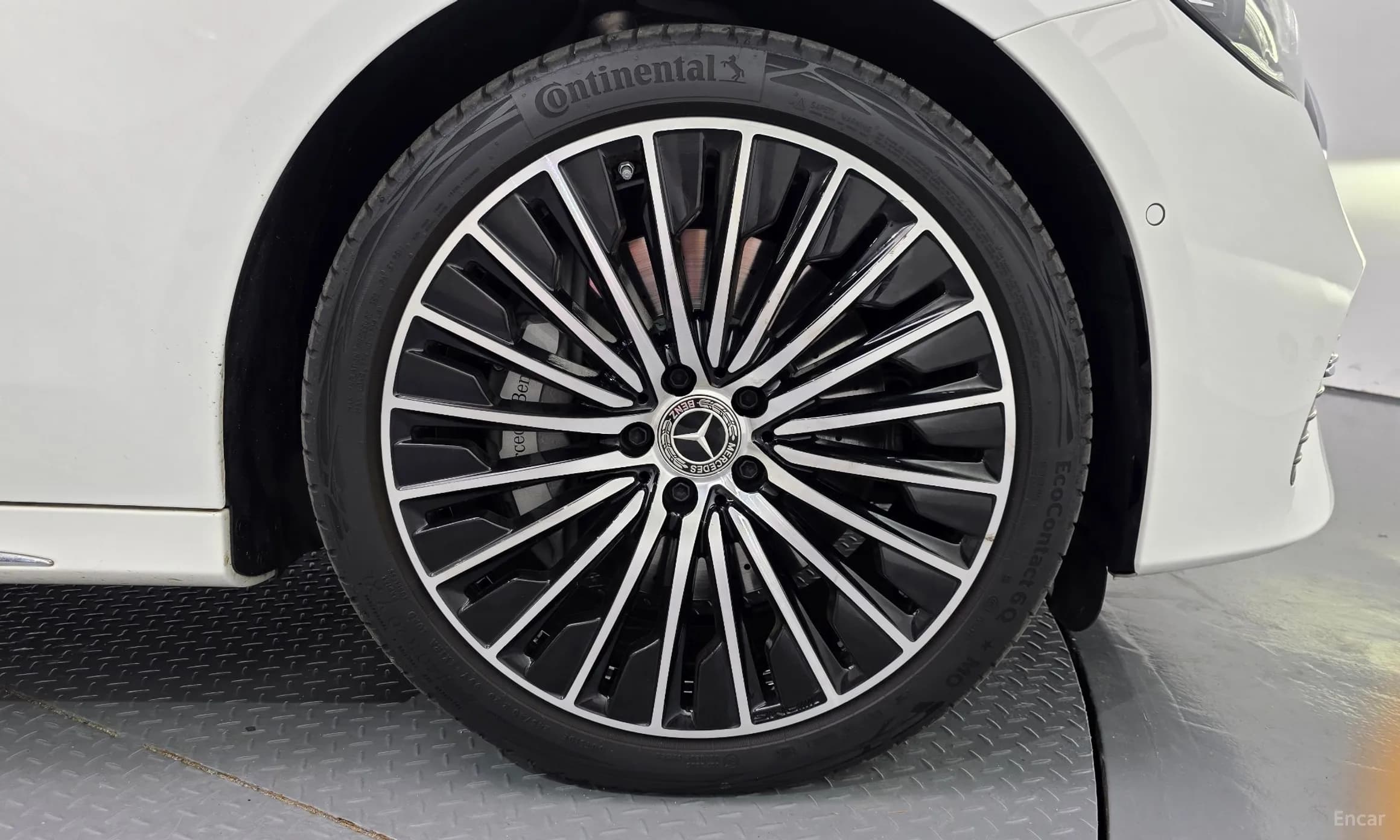 E-Class W214