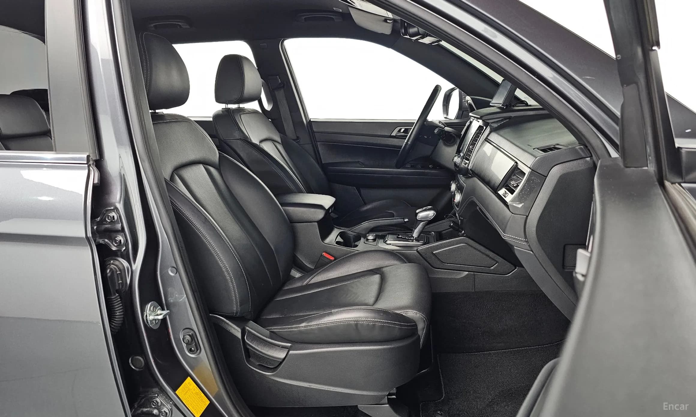 Rexton Sports Khan