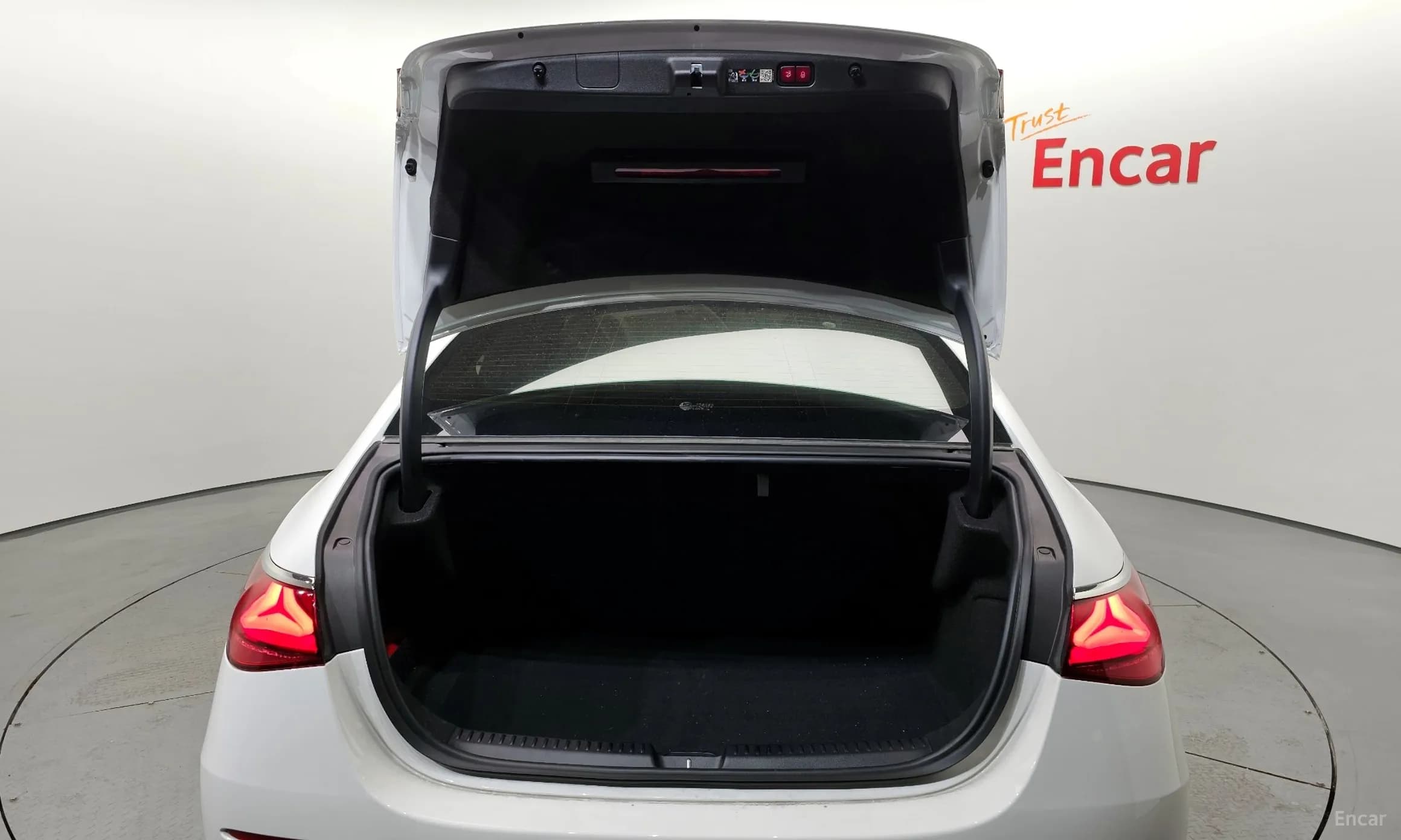 E-Class W214