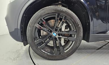 X5 (F15)