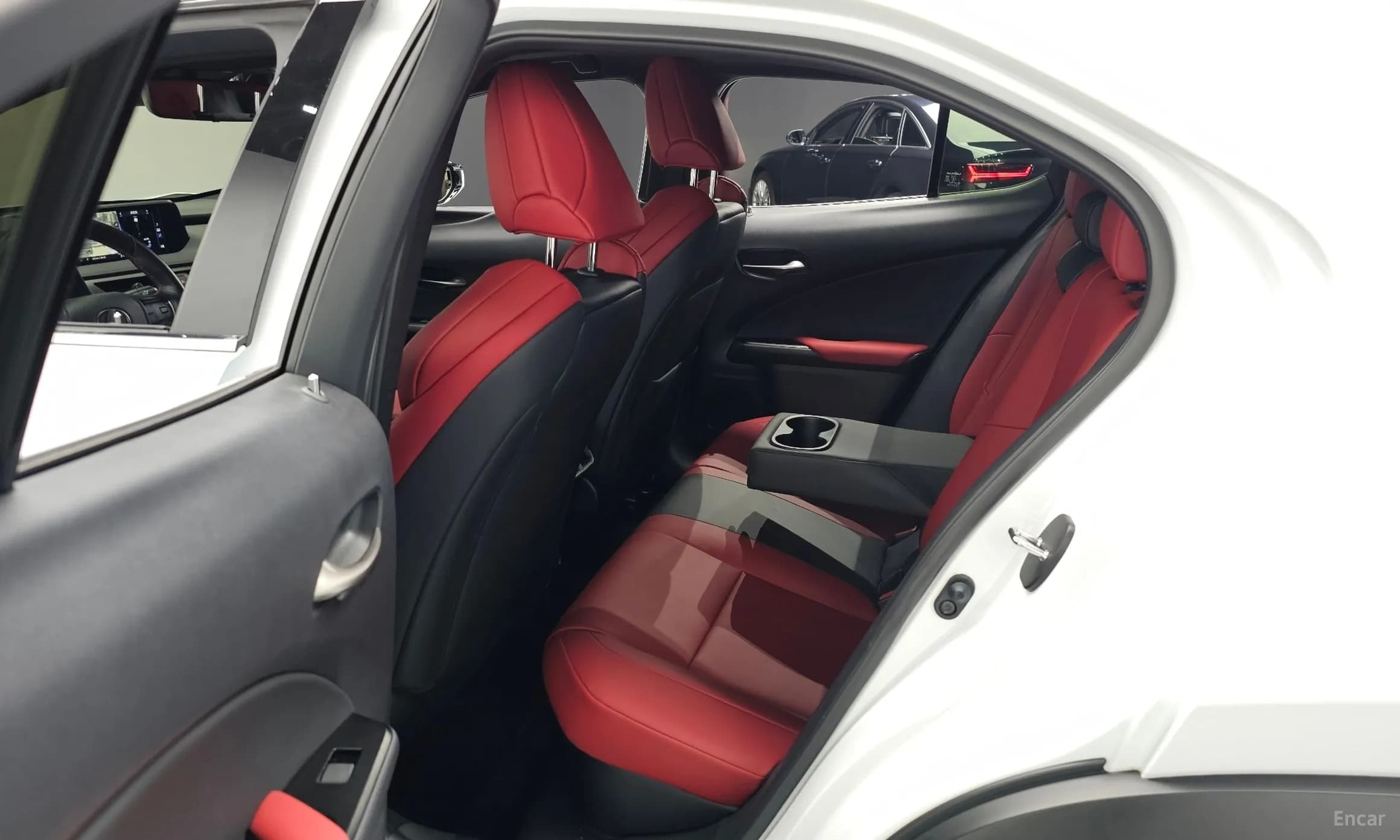 UX250h