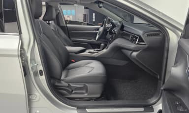 Camry (XV70)