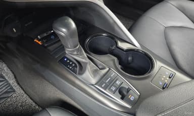 Camry (XV70)
