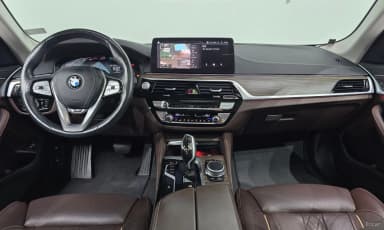 5 Series (G30)