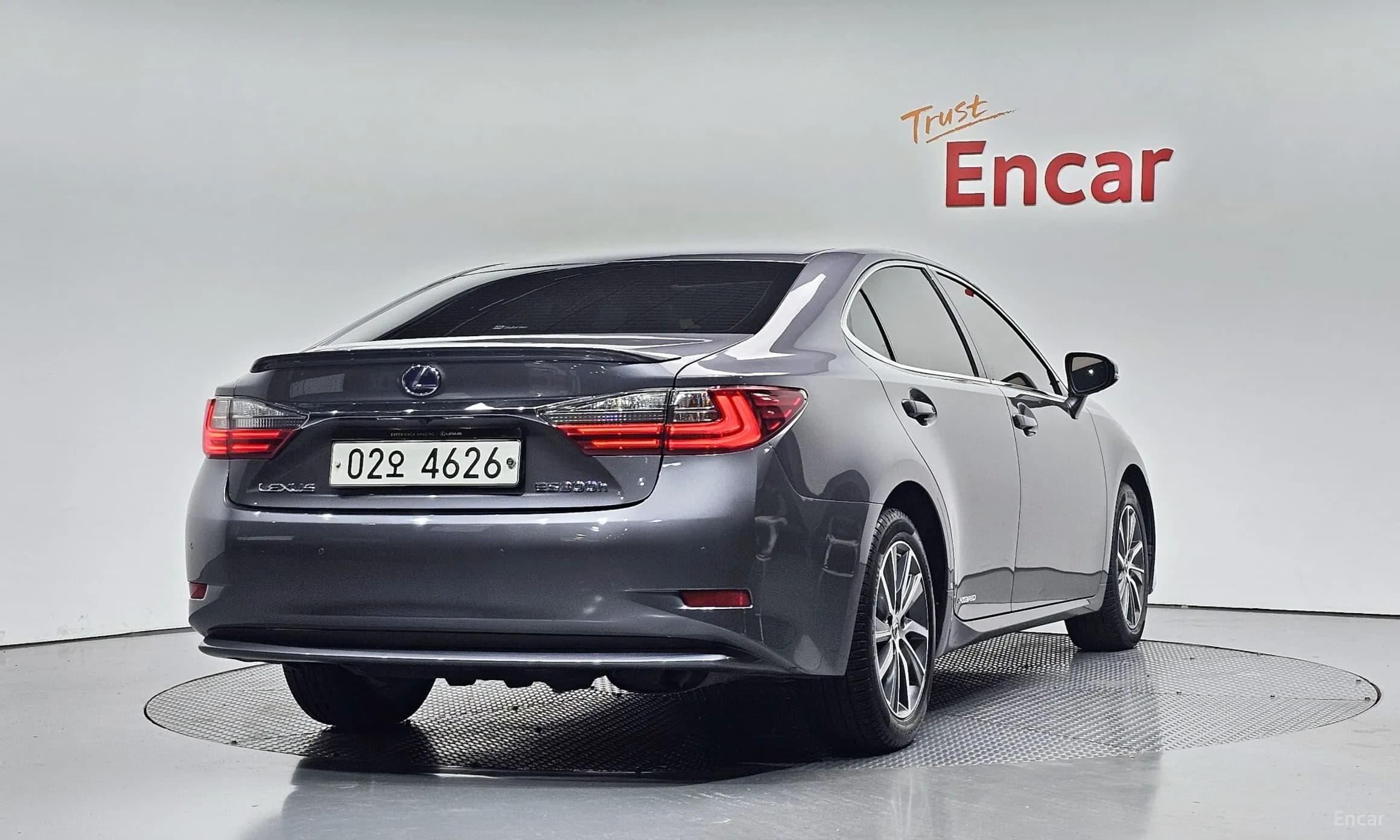 New ES300h