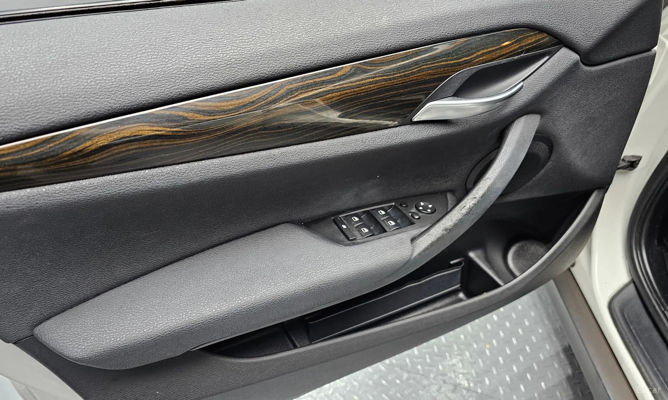 X1 (E84)