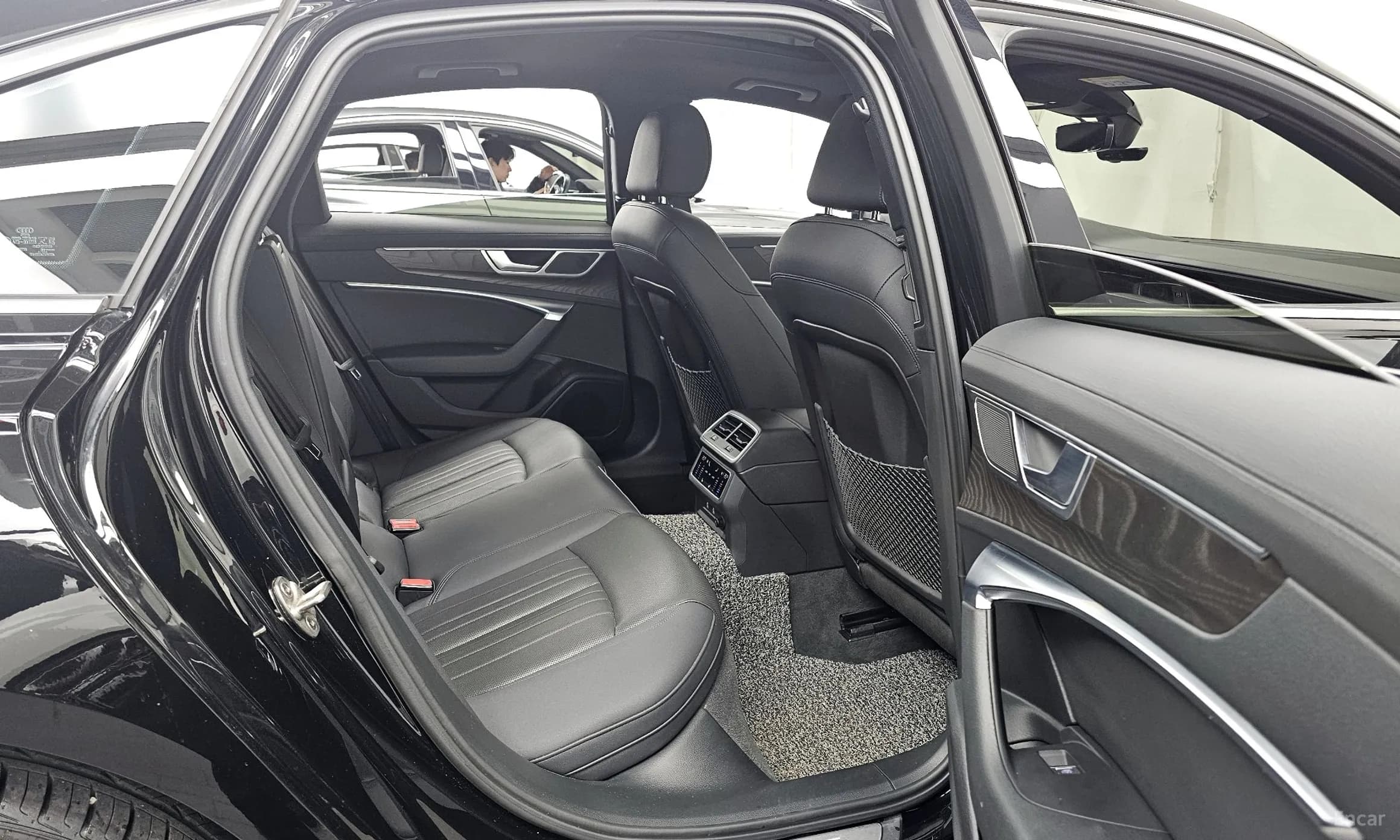 A6 (C8)