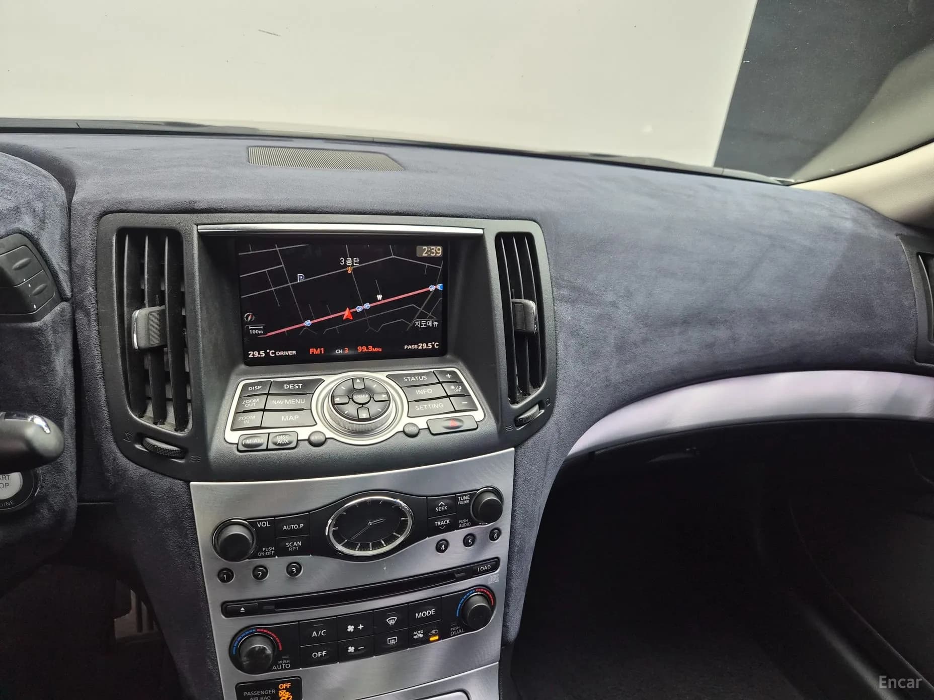 G37