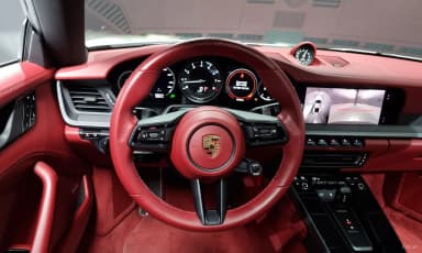 911 (992)