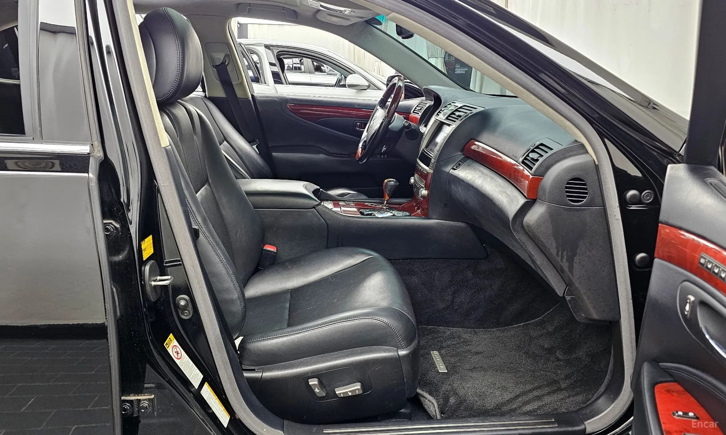 LS460L