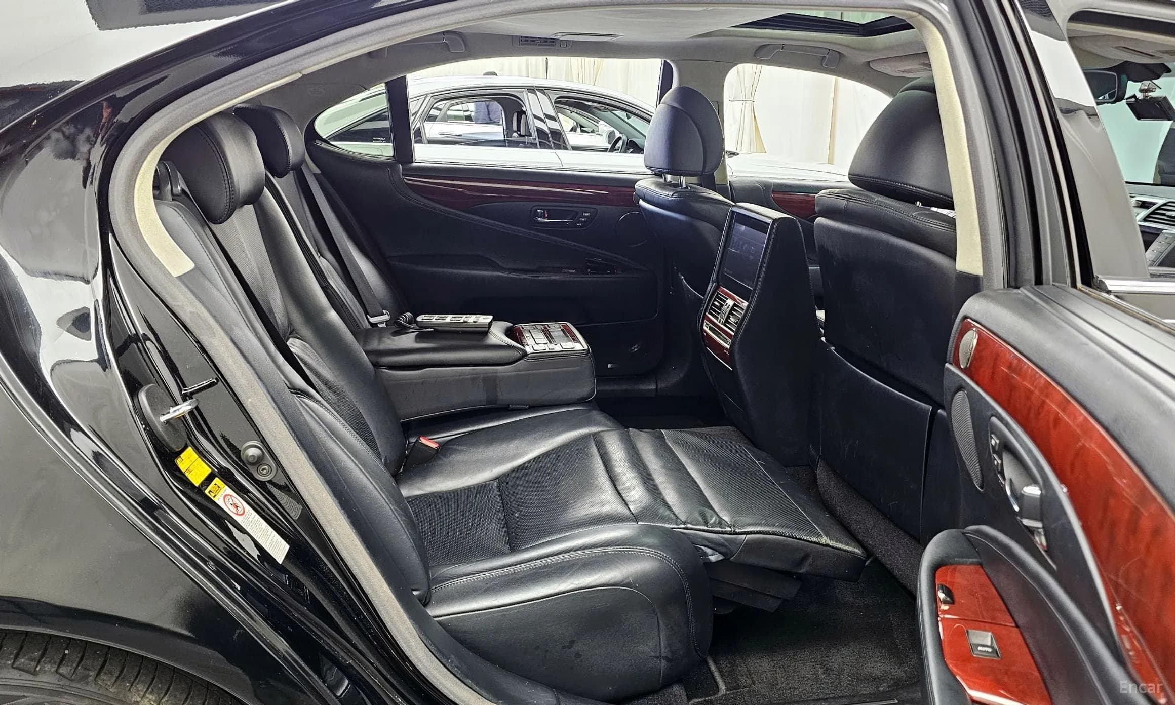 LS460L
