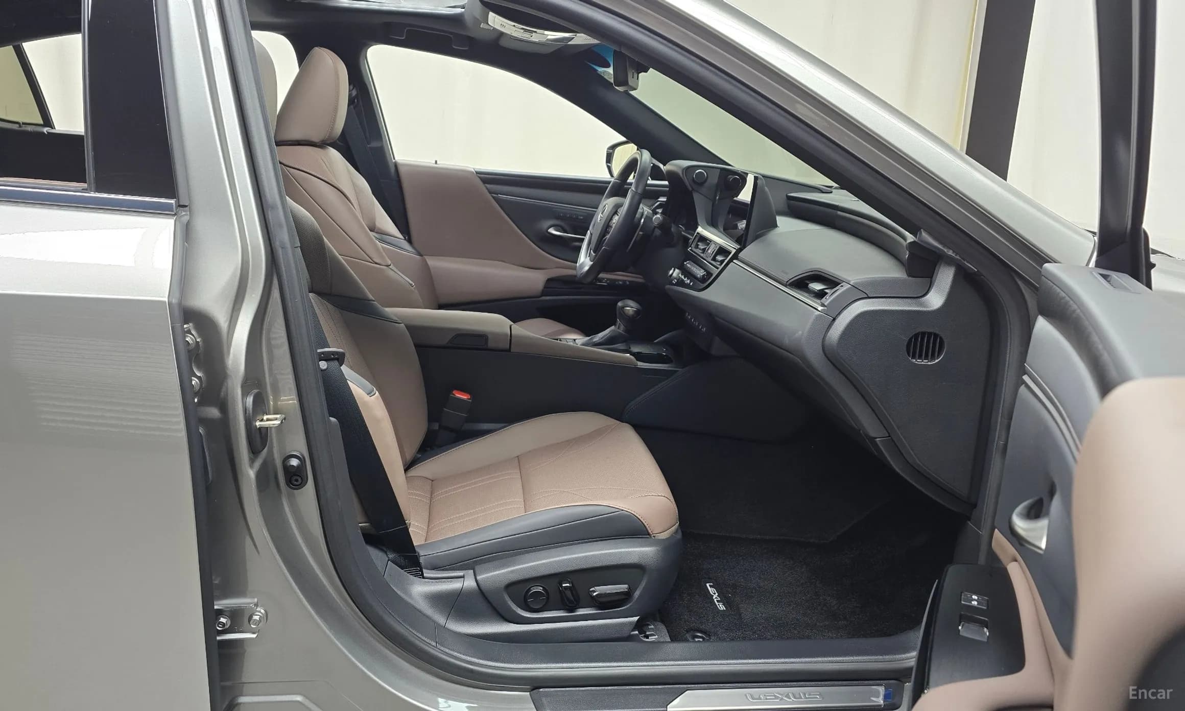 ES300h 7th Generation