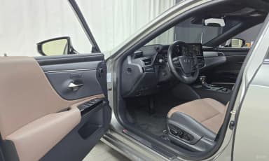 ES300h 7th Generation