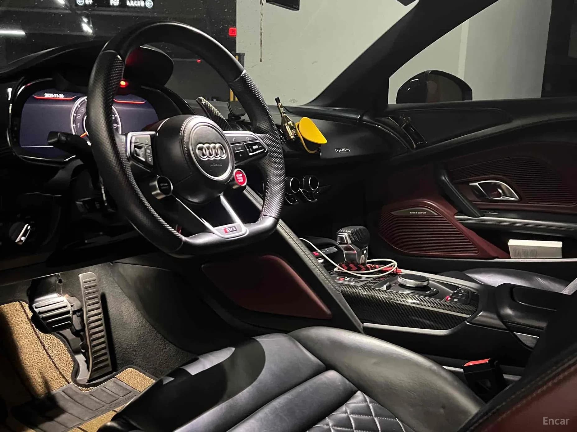 R8 (4S)