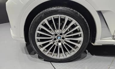 X7 (G07)