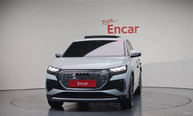 Q4 e-tron (F4)