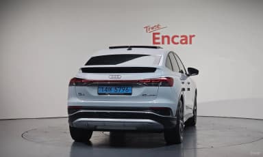 Q4 e-tron (F4)