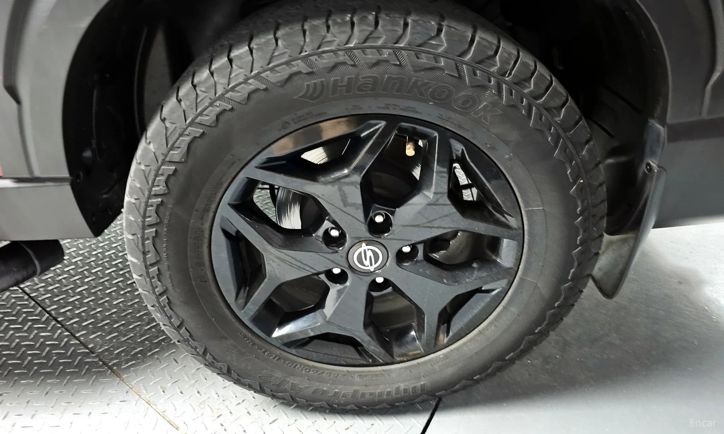 Rexton Sports Khan