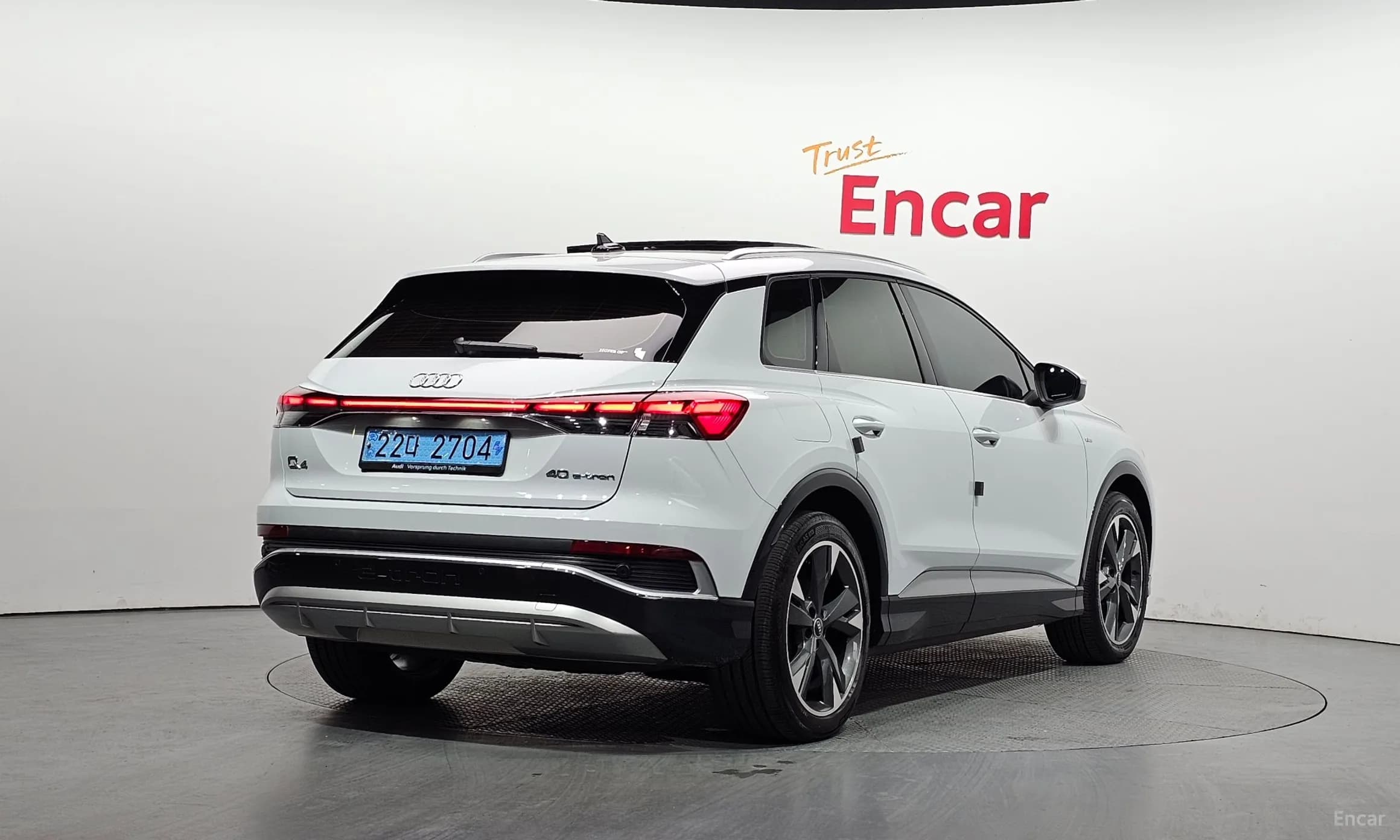 Q4 e-tron (F4)