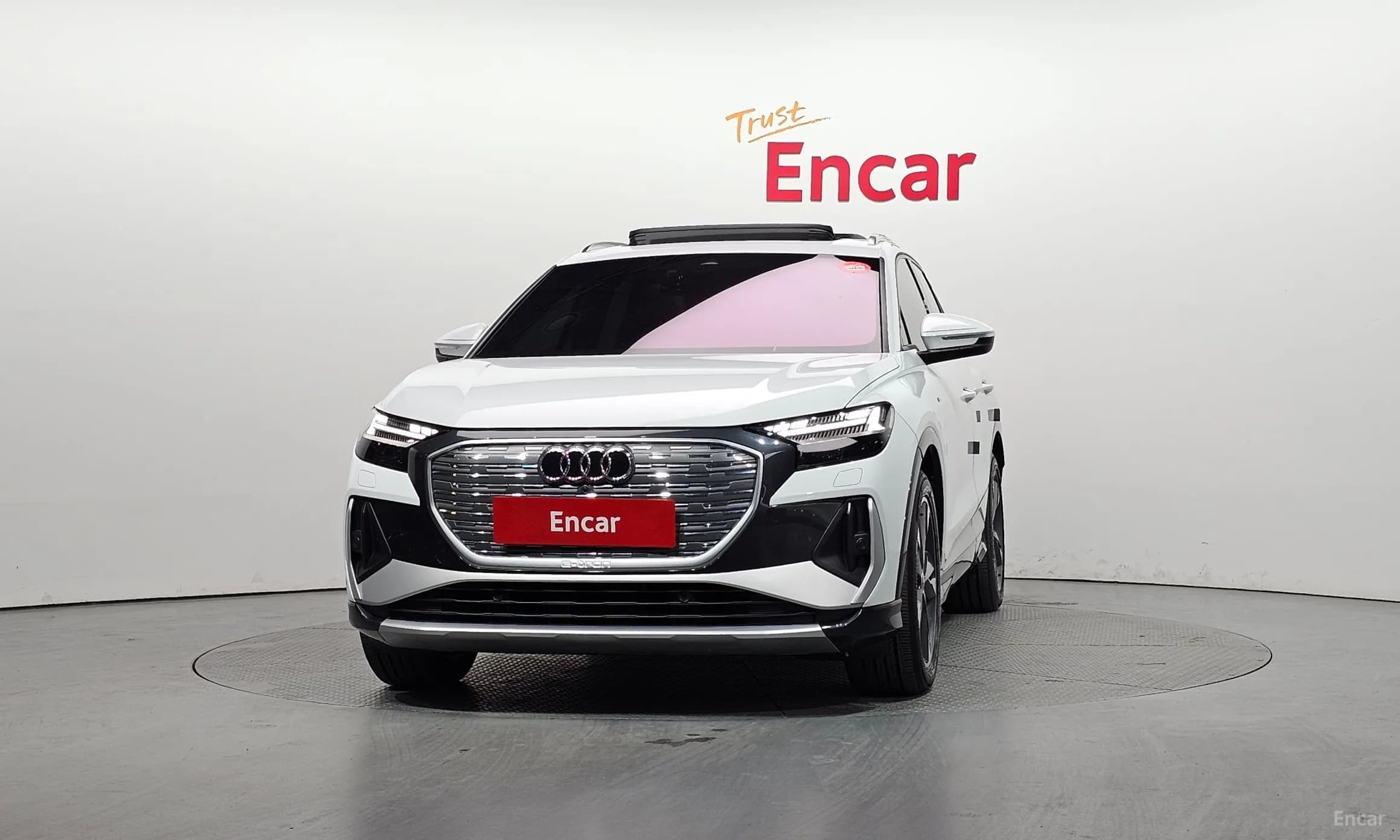 Q4 e-tron (F4)