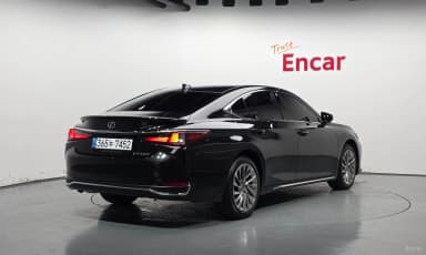 ES300h 7th Generation