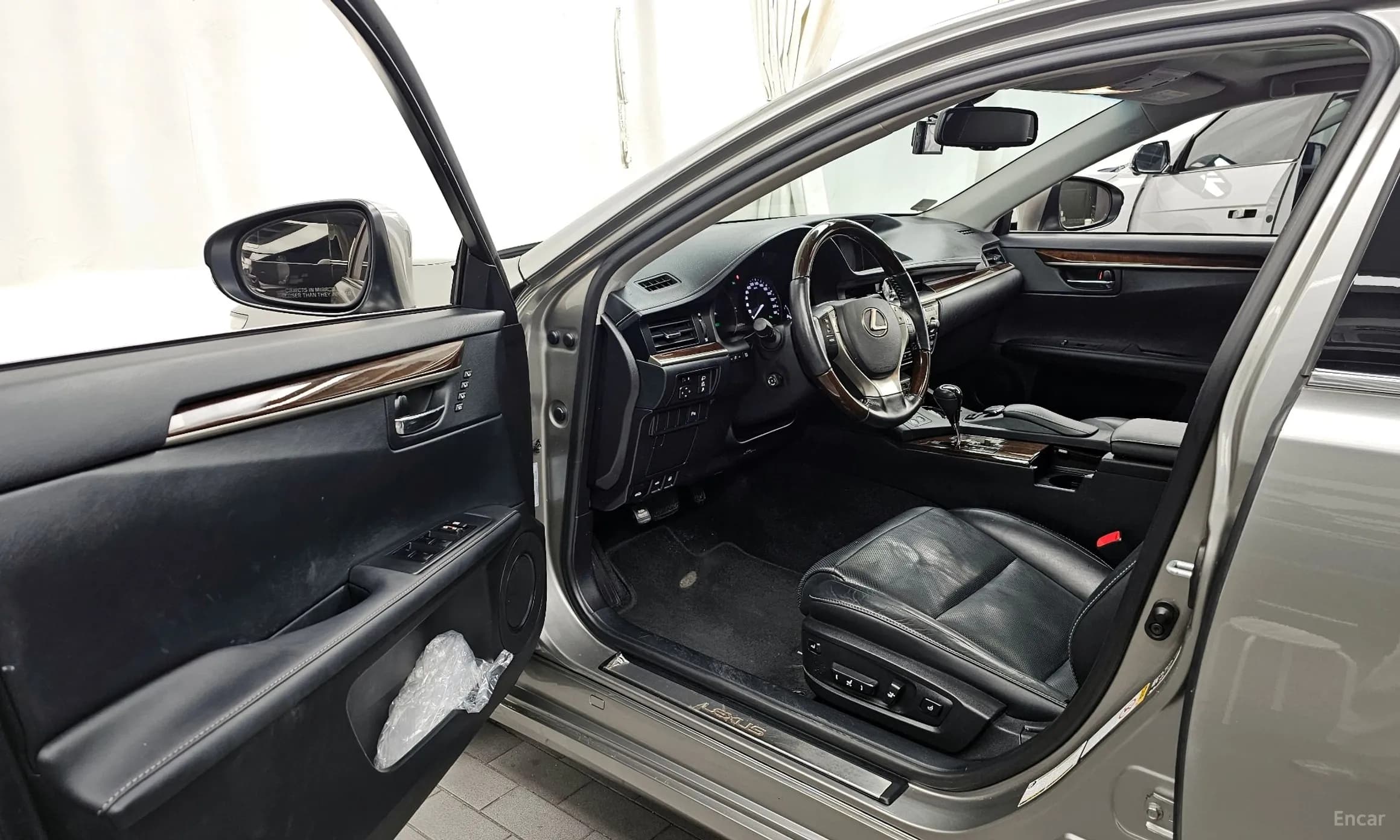 New ES300h