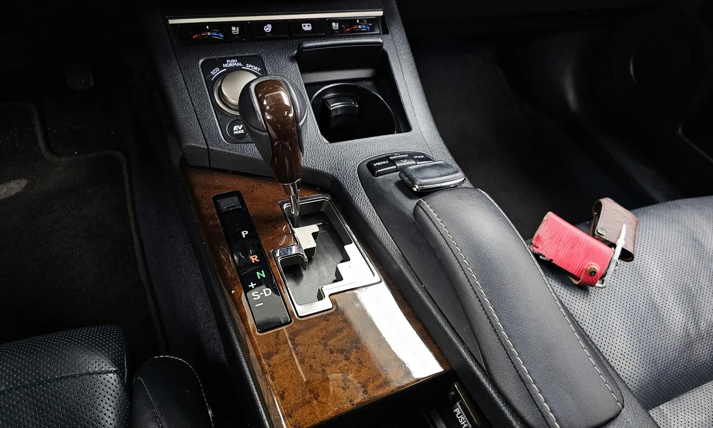 New ES300h