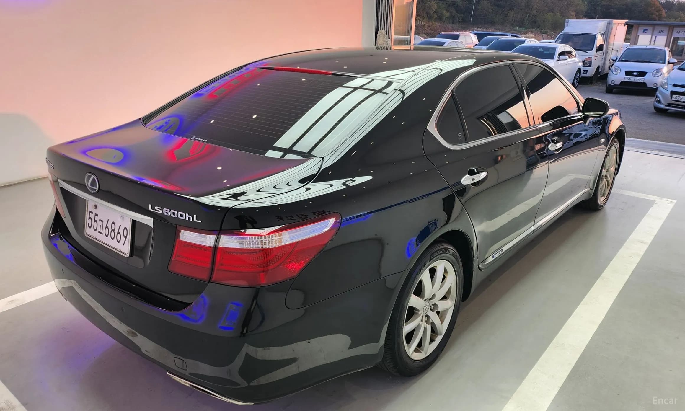 LS600hL