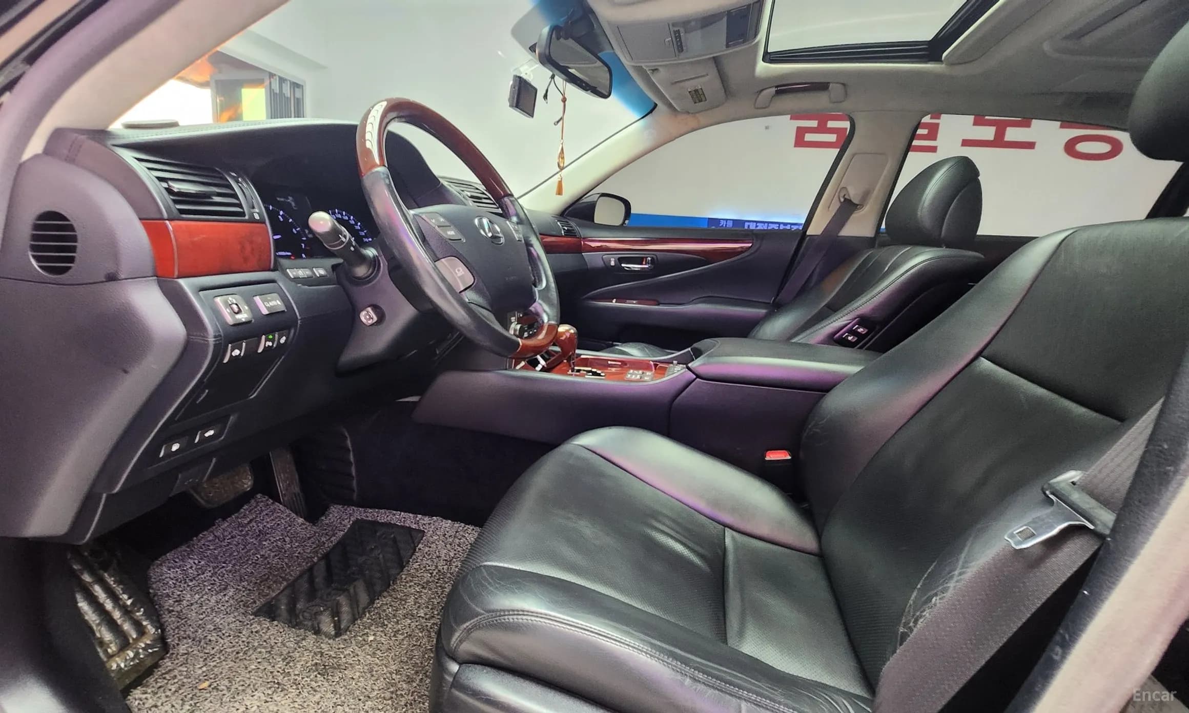 LS600hL