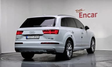 Q7 (4M)